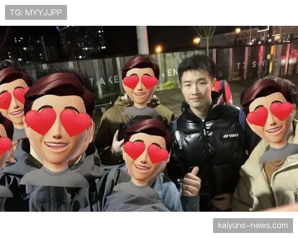 李诗沣出门带个包都贵得让人怀疑钱包出卖了他到底啥秘密? 李诗沣出门带个包都贵得让人怀疑钱包出卖了他到底啥秘密?